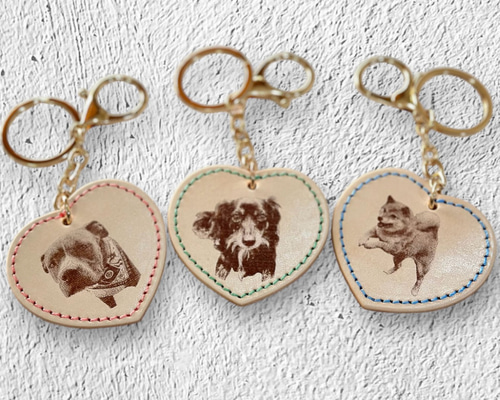 大切な 犬（ペット）を 革に刻印したキーホルダー 【ハート形】 犬