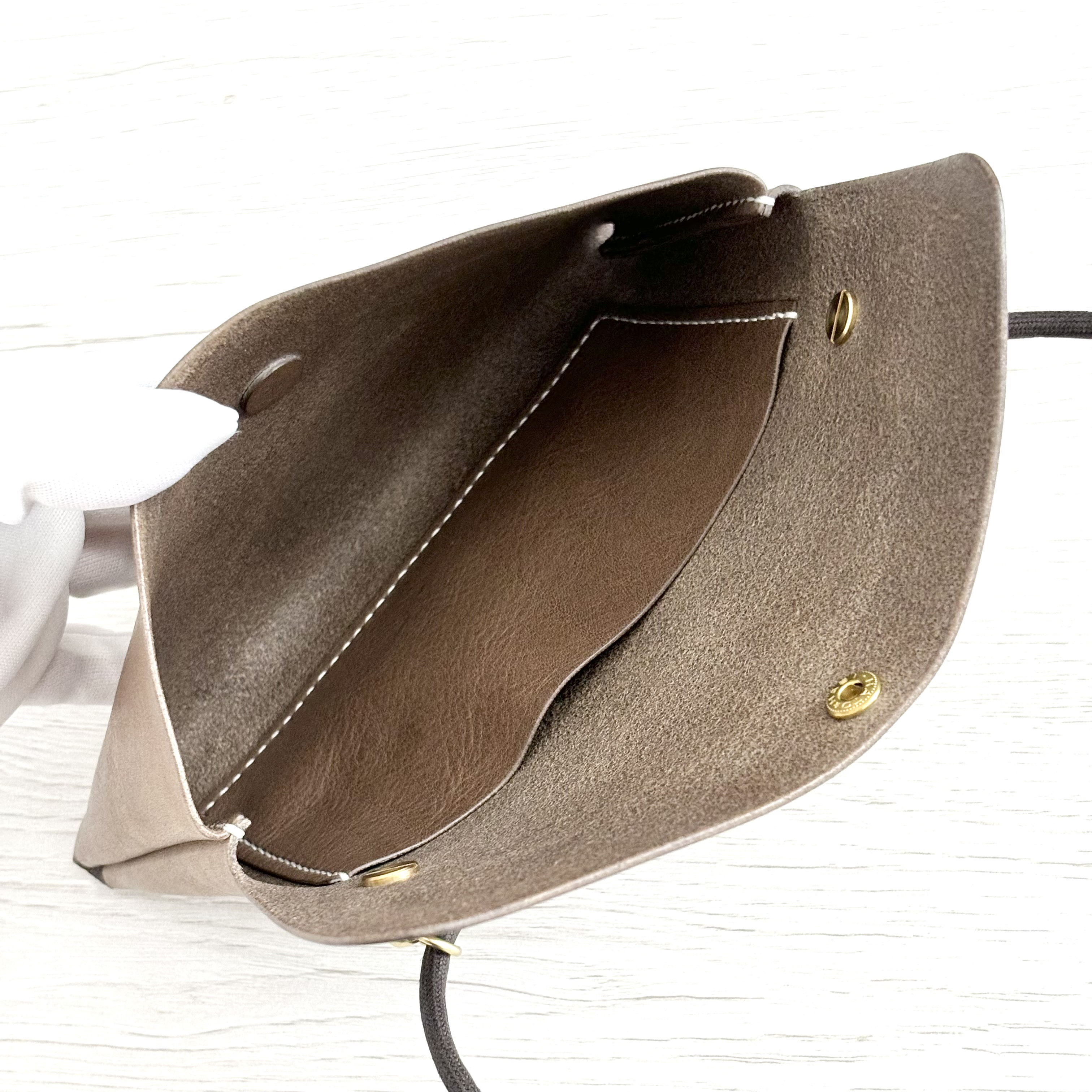 イタリアンレザーミニバッグ/スマホショルダー　トープ（在庫品）