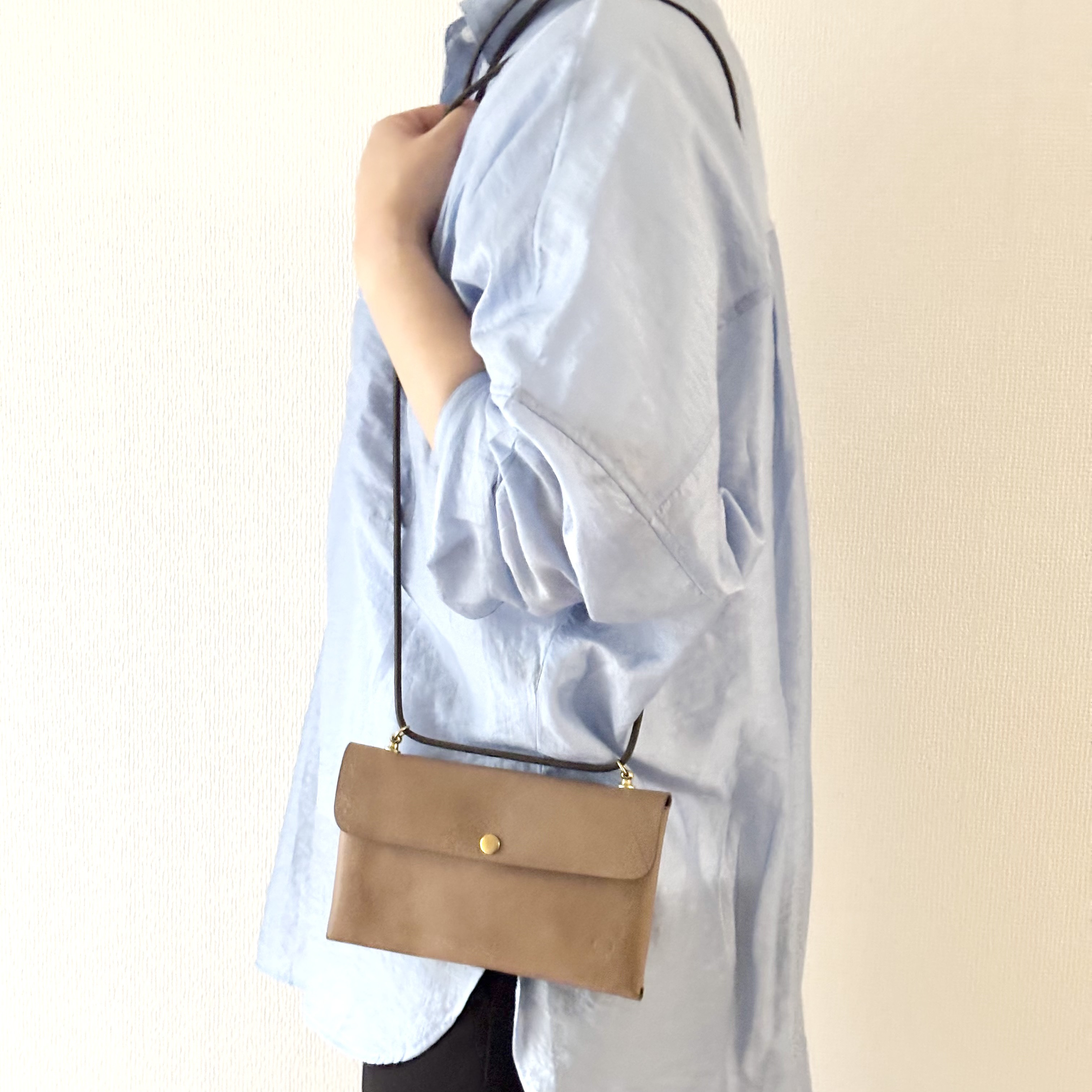 イタリアンレザーミニバッグ/スマホショルダー　トープ（在庫品）