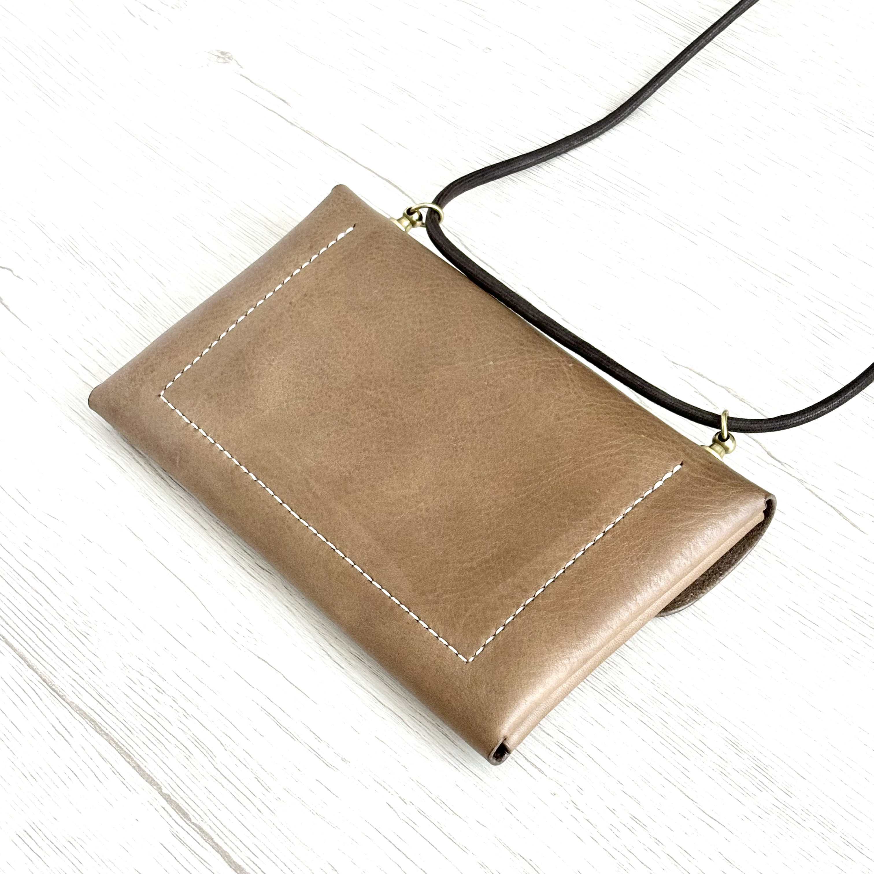 イタリアンレザーミニバッグ/スマホショルダー　トープ（在庫品）