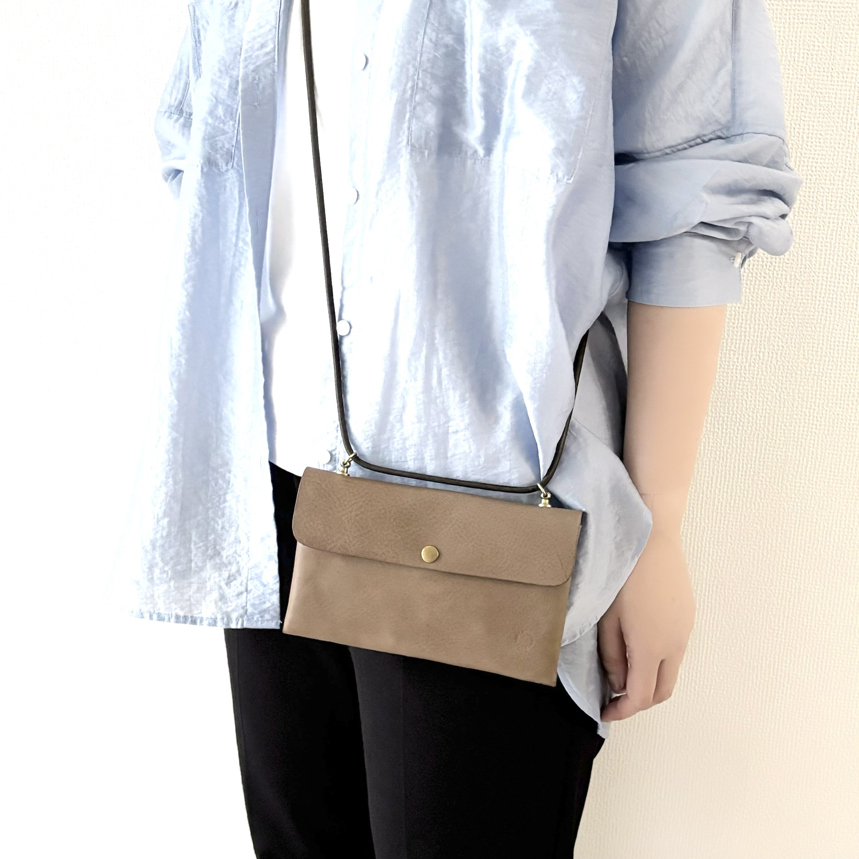 イタリアンレザーミニバッグ/スマホショルダー　トープ（在庫品）