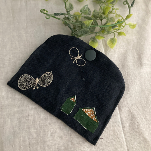ハンドメイド☆ミナペルホネンリネン紺蝶々hütte skyful刺繍 ハンドメイド☆ミナペルホネンリネン紺蝶々hütte skyful刺繍