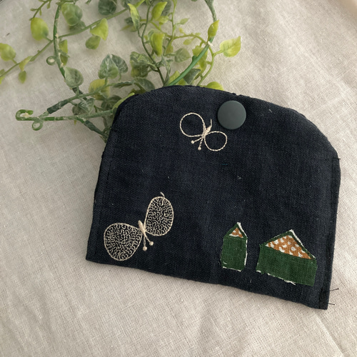 ハンドメイド☆ミナペルホネンリネン紺蝶々hütte skyful刺繍 ハンドメイド☆ミナペルホネンリネン紺蝶々hütte skyful刺繍