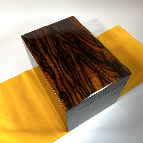 只今１０００円引きです。黒中次茶入 只今1000引きです。黒中次茶入