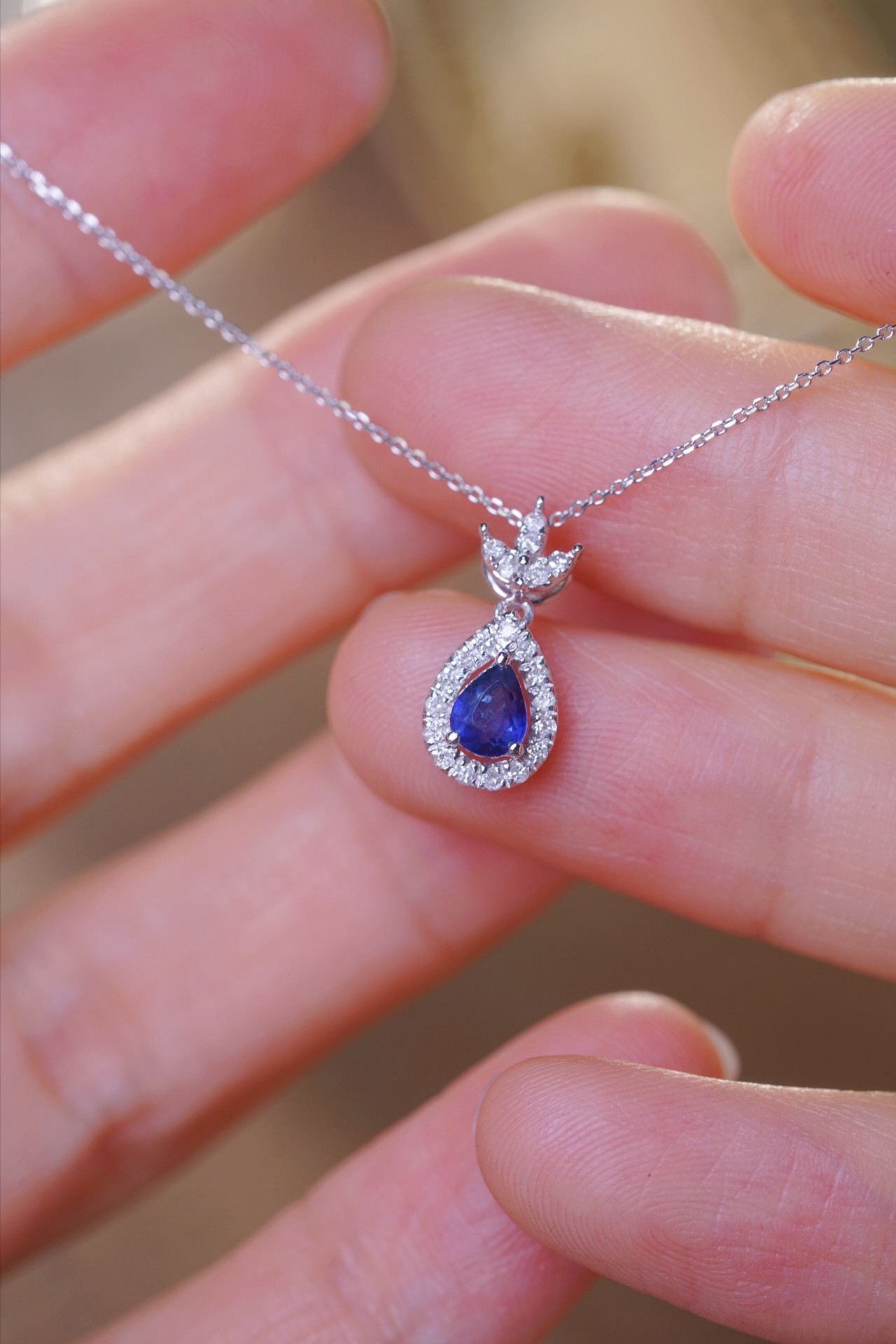 天然ダイヤモンド付きサファイアペンダントk18