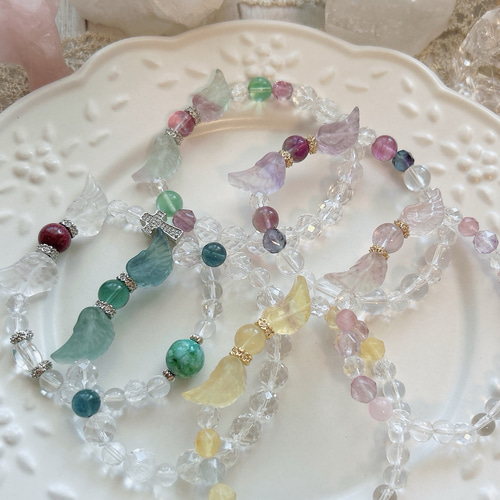 守護・癒し】天使の羽 フローライト＆水晶 天然石ブレスレット