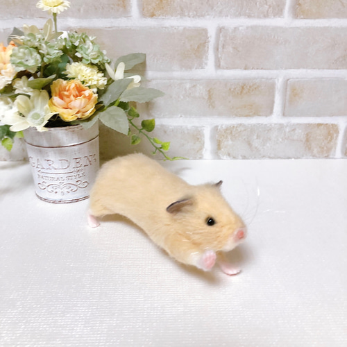 伸びをするキンクマハムスター *羊毛フェルト* 羊毛フェルト *ゆったり