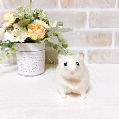 まんまるハムスター（パールホワイト） 羊毛フェルトマスコット