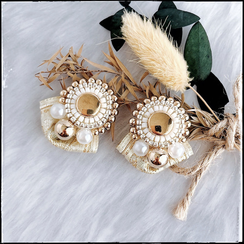 1418】パール ゴールド ビーズ刺繍 ハンドメイドアクセサリー ピアス