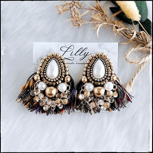 大ぶり/ビーズ刺繍ピアス/ゴールド/フリンジ/パール/個性的/大ぶり 