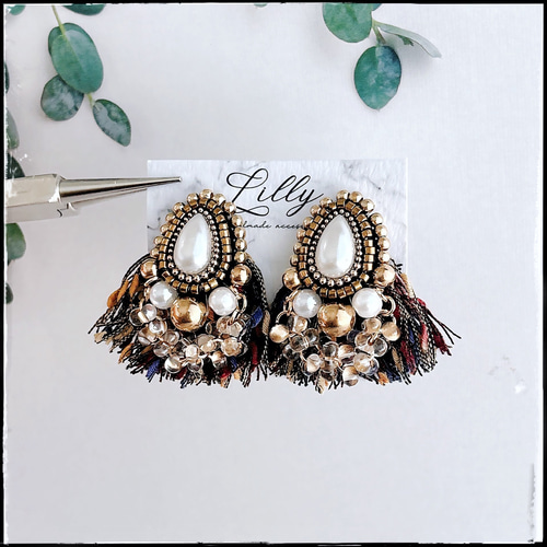 大ぶり/ビーズ刺繍ピアス/ゴールド/フリンジ/パール/個性的/大ぶり