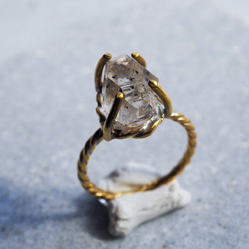 希少な石。ラグジュアリーリング ＃ハーキマーダイヤモンド ハーキマーダイヤモンドの指輪 (真鍮：14号) 指輪・リング はつ恋 通販