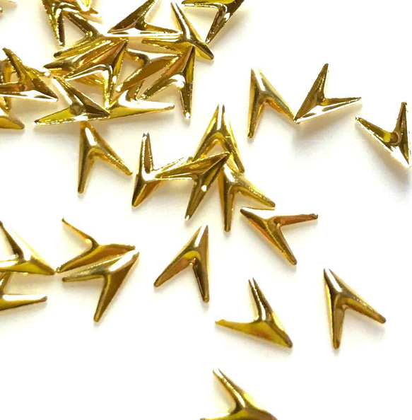 ネイル パーツ サイン V 矢印 スタッズ 2カラーセット 100個(D093) 2枚目の画像