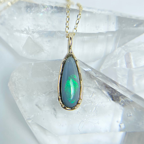 K10☆天然ブラックオパールネックレス☆オーストラリア産原石から磨い