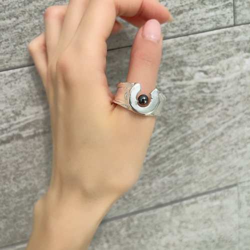 純銀】馬蹄ヘマタイトの輝き シルバーリング ユニセックスデザイン