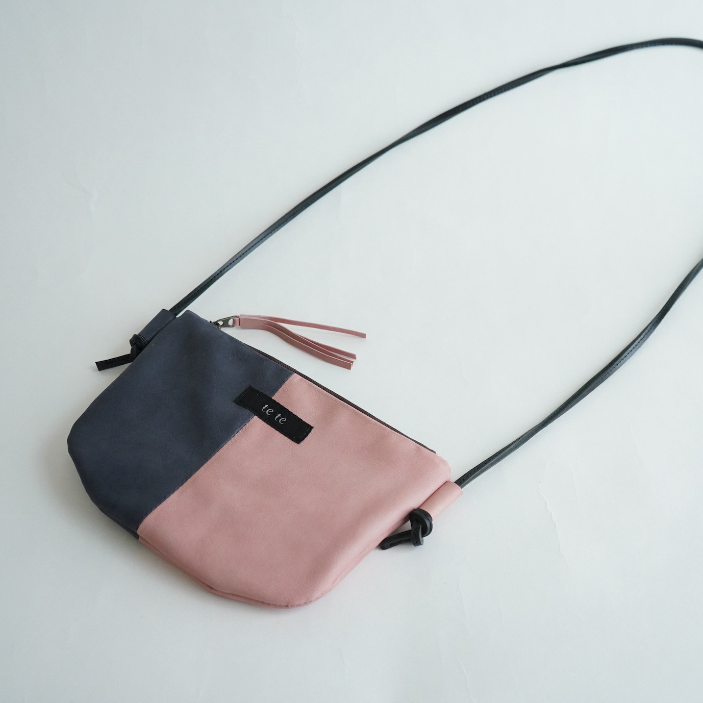 丸いサコッシュ／ピンク 8,833円