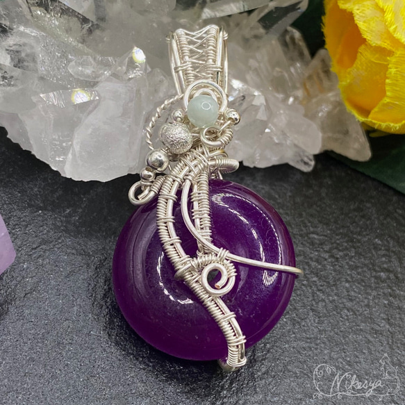 パワーストーンラベンダー翡翠にアメジスト巻きの、存在感のある