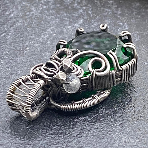 ツボライトガーネットの多爪ペンダントトップ【Silver999】【燻
