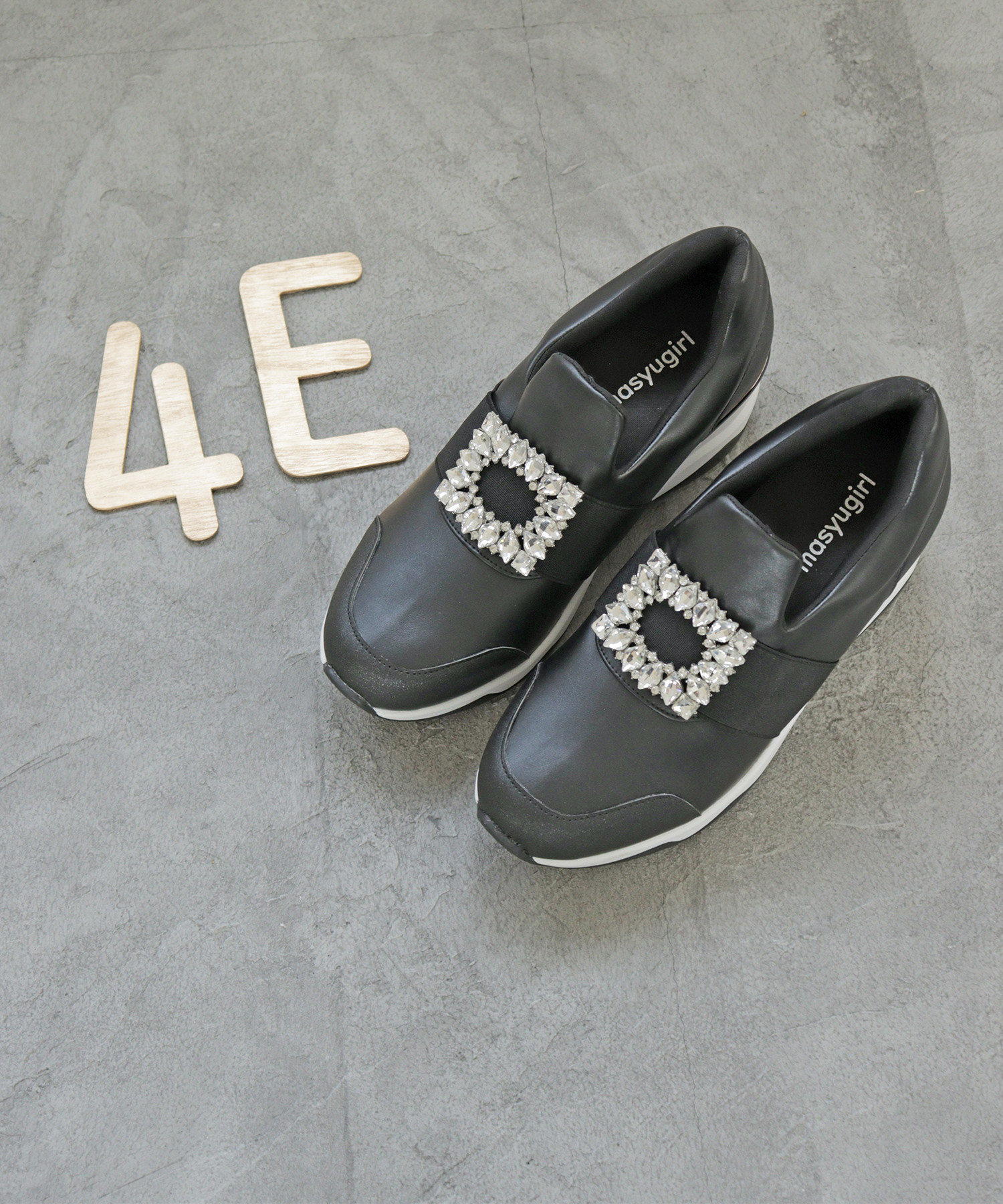 ゆったり4Eの幅広設計！3Dインソールで長時間使用向き！厚底スリッポンタイプのスニーカー mg5107