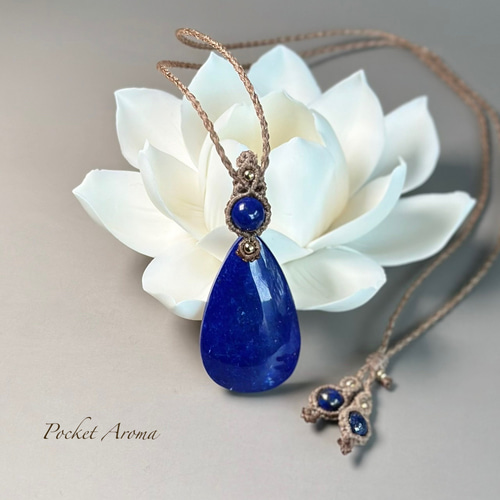 藍』大きなラピスラズリのマクラメペンダントネックレス ネックレス