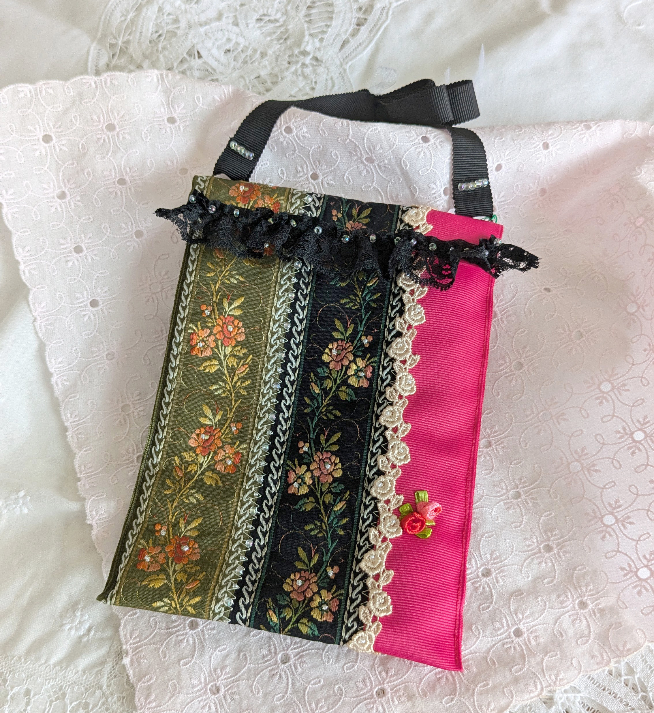 1点限り！リボンつなぎのスマホポシェット