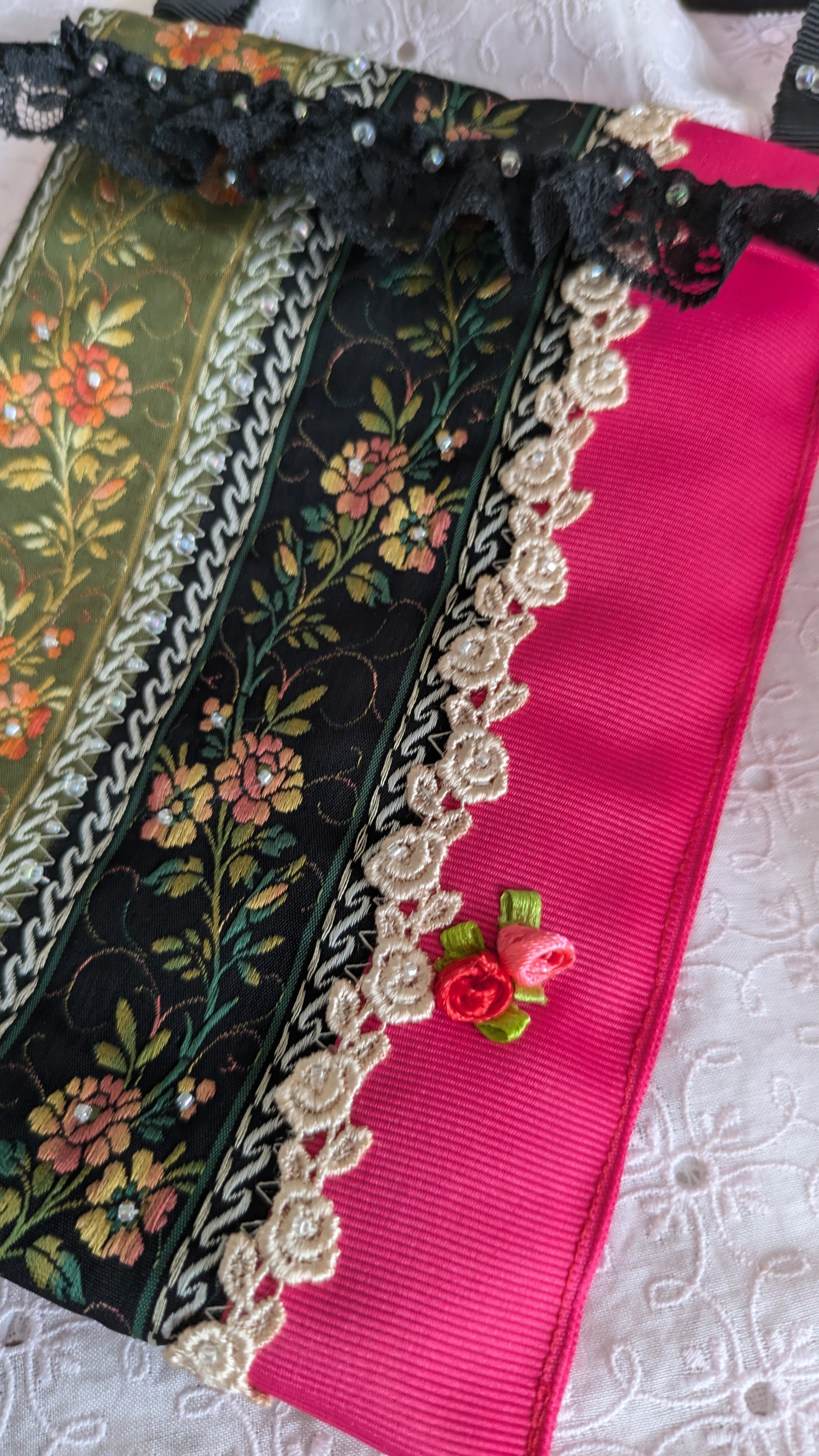 1点限り！リボンつなぎのスマホポシェット