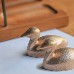 カイツブリのペーパーウェイト＜銅婚式などに2個セット＞ 琵琶湖の