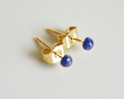 小さな3mm天然石ラピスラズリ 1粒スタッド（ピアス・イヤリング） [OL3