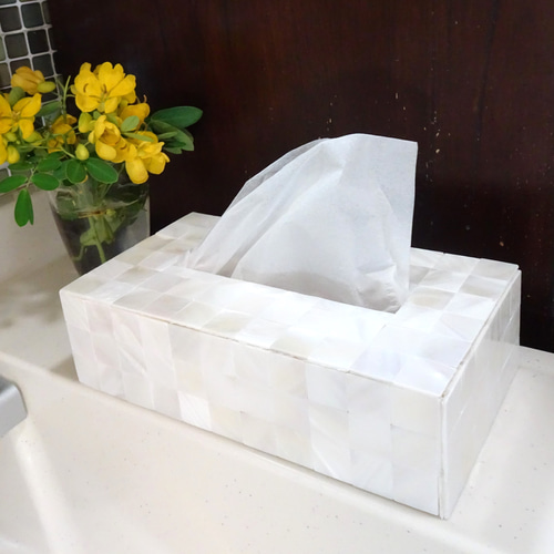 自然な輝きの上質感…『天然シェル（貝殻）タイルのティッシュケース