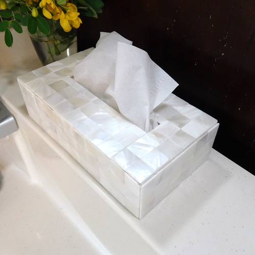 自然な輝きの上質感…『天然シェル（貝殻）タイルのティッシュケース