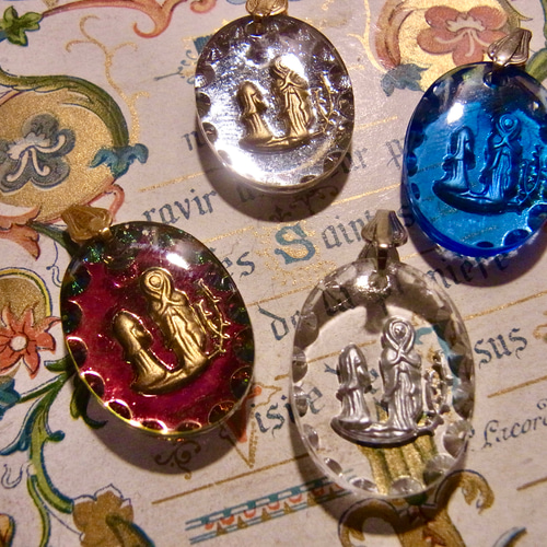 フランス　アンティーク　ルルドの泉　聖母マリア　球面ガラス　額　フレーム　壁掛け フランス アンティーク ルルドの泉 聖母マリア 球面ガラス 額