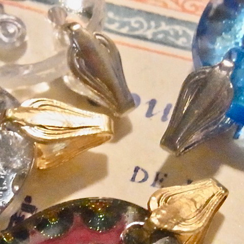 フランス ヴィンテージ デッドストック ルルドの泉 ガラス メダイ 4色