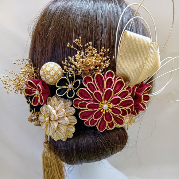 受注制作】ワインレッド 生成 黒 金 成人式 髪飾り つまみ細工