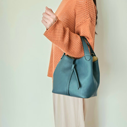 新作日本製　お出かけに最適なサイズ感でとにかく軽い Marle=マールのベルト開閉式バージョン　選べる13色 2枚目の画像