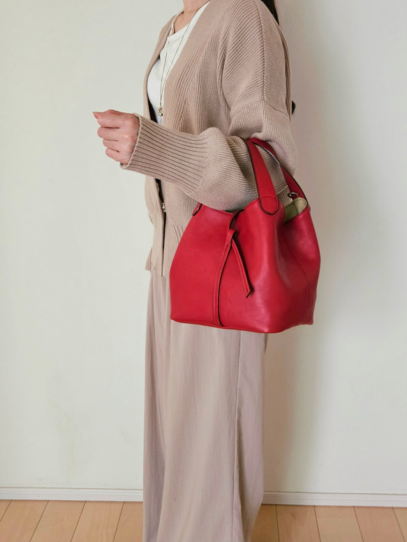 新作日本製　お出かけに最適なサイズ感でとにかく軽い Marle=マールのベルト開閉式バージョン　選べる13色 5枚目の画像