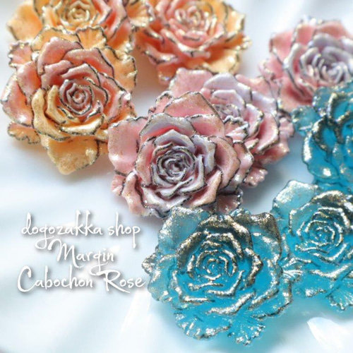 67 ブラック薔薇とボタンカボション ハンドメイド ピアスorイヤリング