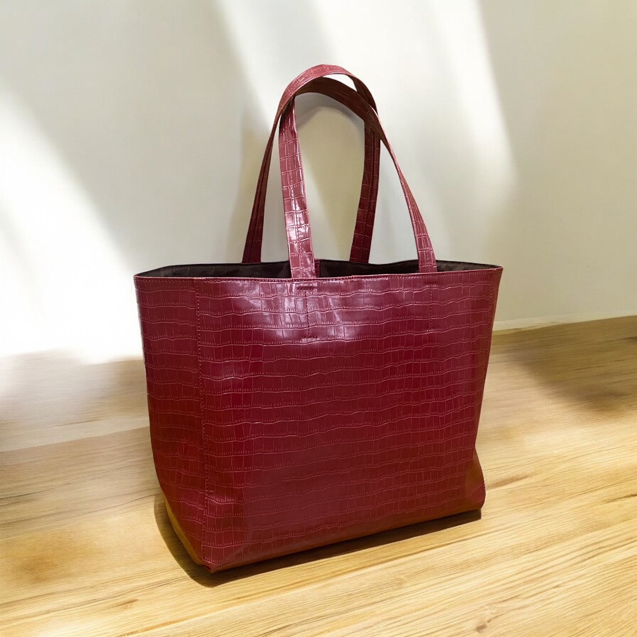 【日本製】クロコ型 上質PUレザー A4ファイルが入る 大きな防水トートバッグ シンプル 超軽量 370g ワインレッド