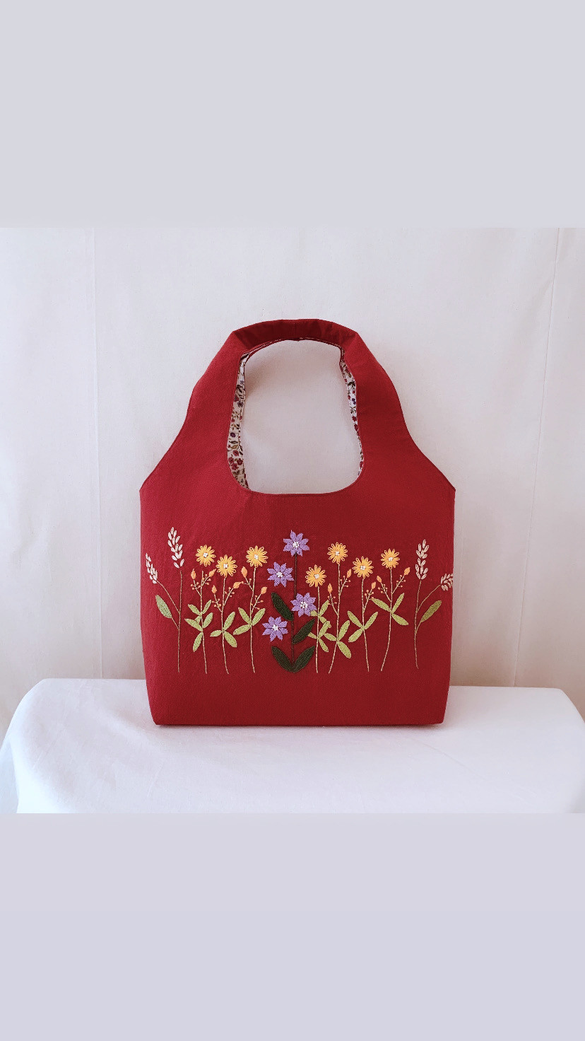 【A4大サイズ】草花手刺繍･綿麻トートバッグ･スモークベリー【くが屋】