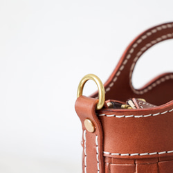 [新品] 手工牛皮編織包 - 可愛籃子設計 第9張的照片