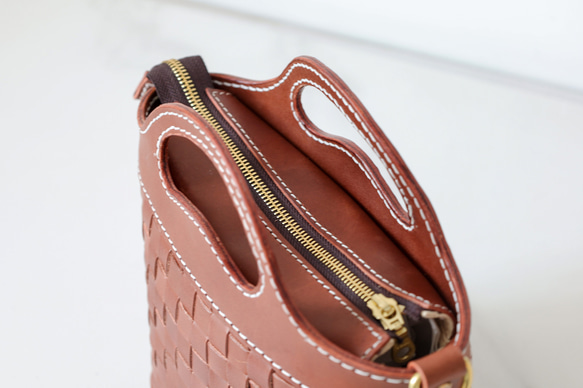 [新品] 手工牛皮編織包 - 可愛籃子設計 第8張的照片