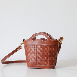 [新品] 手工牛皮編織包 - 可愛籃子設計 第10張的照片