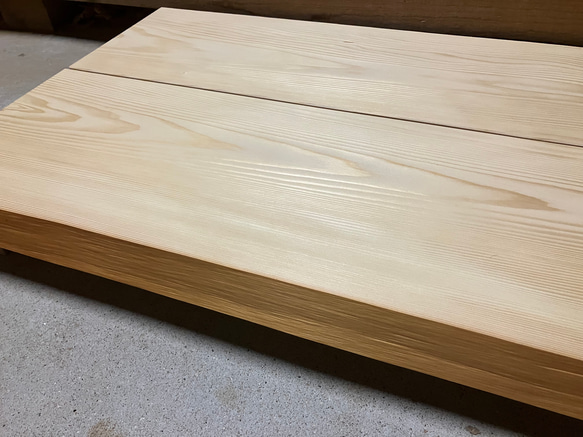 高野槙 皮付き板 ウヅクリ仕上げの踏み台 長さ90cm 高さ8cm幅 約42cm