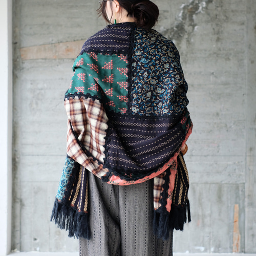 復刻再販】主役級マフラー！柄生地パッチワーク大判ストール（22w-18