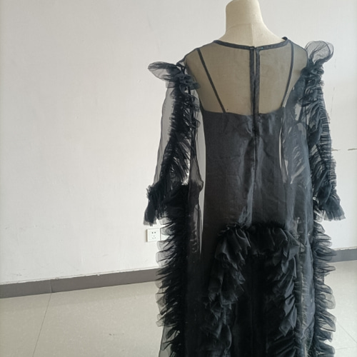 パーティードレス オーバードレス ブラック ラッフルフリル 華やかな  