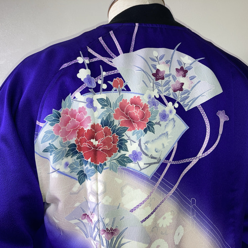 ユニセックス着物リメイクブルゾン 花束柄 - Mサイズ 和柄 日本製 一点