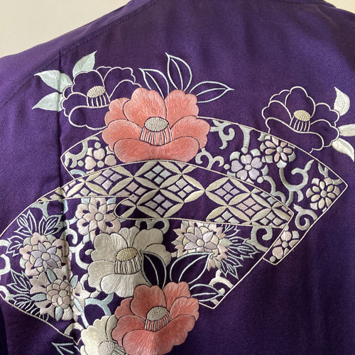 ユニセックス着物リメイクブルゾン 刺繍扇子柄 - Mサイズ 和柄