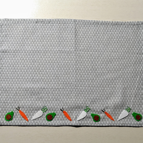 フェルトの野菜の手刺繍ランチョンマット ランチョンマット スワン工房