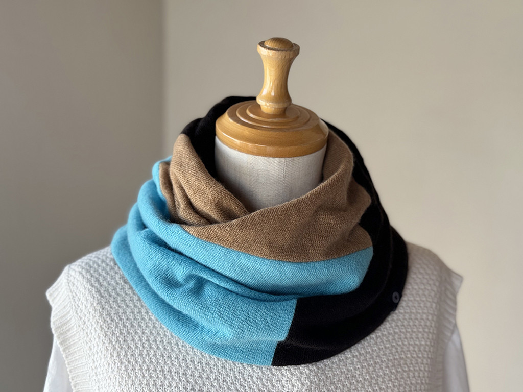 温度を纏う。純カシミヤねじりスヌード ［Tsumiki Design］Dブラウン/キャメル/Lターコイズ