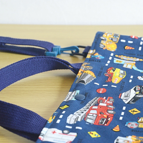 ショルダー,マチ付き,ボタン付きレッスンバッグ 内側キルティング 働く