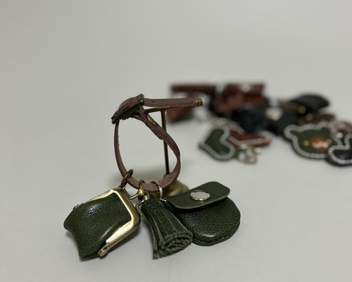 姫路レザーminiminiがま口チャーム◇グリーン 革 キーホルダー